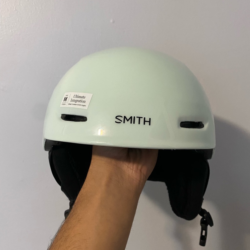 Smith Helmet NEW without tags. Size M Youth but can also fit Mens S/M